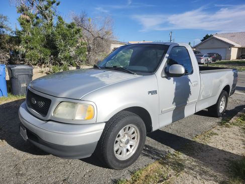 Used 2001 Ford F150 2WD Regular Cab image 1