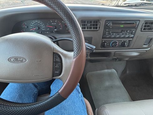 Used 2002 Ford F250 Long Bed image 11