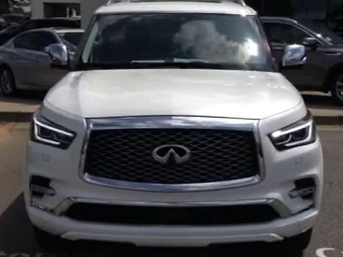 Used 2019 INFINITI QX80 Luxe w/ Proactive Package image 1