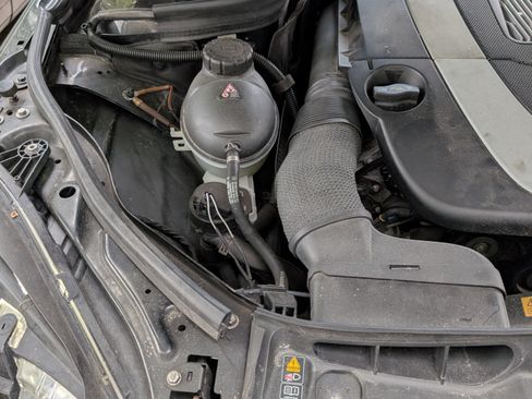 Used 2010 Mercedes-Benz E 350 4MATIC Sedan image 10