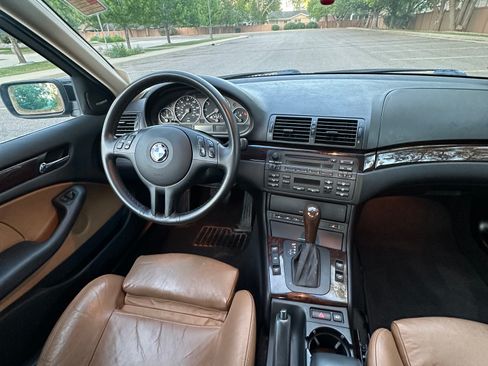 Used 2005 BMW 330xi Sedan AWD/4WD image 11