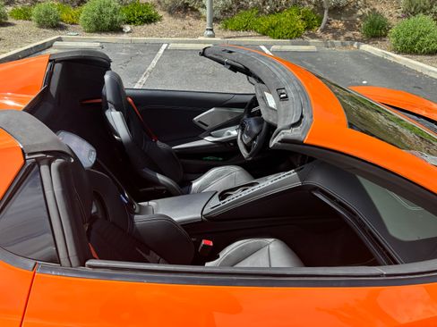 Used 2022 Chevrolet Corvette Stingray Premium Conv w/ Z51 Performance Package image 31