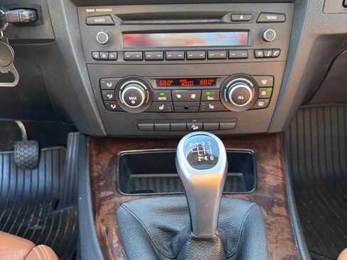 Used 2011 BMW 335i xDrive Sedan AWD/4WD image 2
