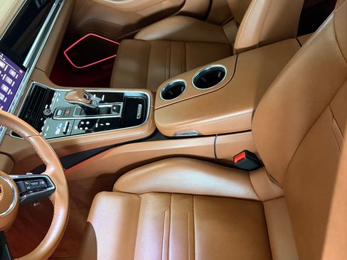 Used 2022 Porsche Panamera image 5