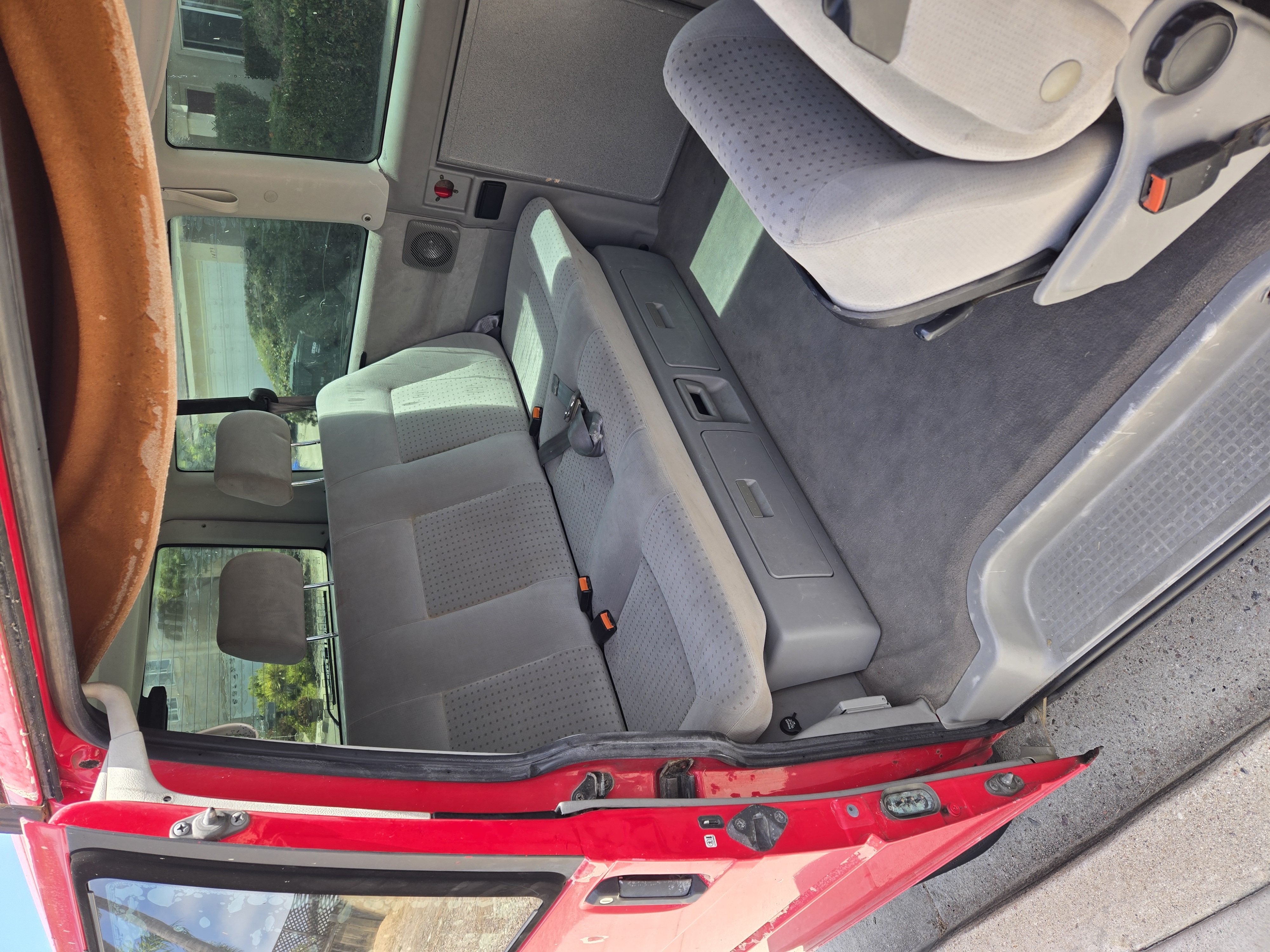 Used 1999 Volkswagen Eurovan MV FWD image 1