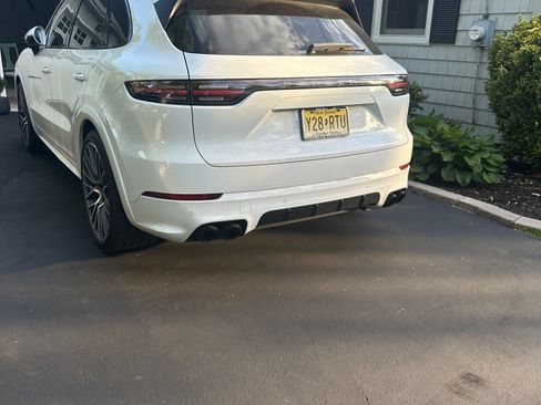 Used 2019 Porsche Cayenne S AWD/4WD image 4