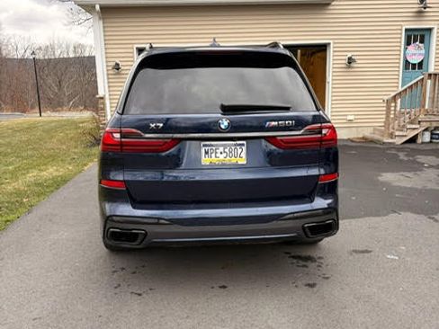 Used 2022 BMW X7 M50i image 2