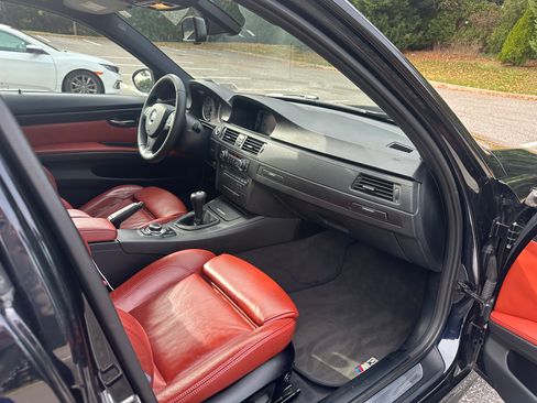 Used 2011 BMW M3 Sedan image 10