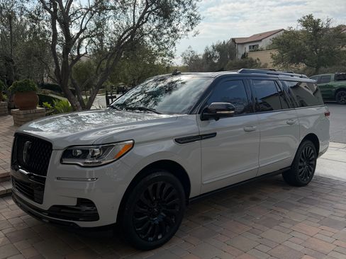 Used 2022 Lincoln Navigator L Black Label image 4