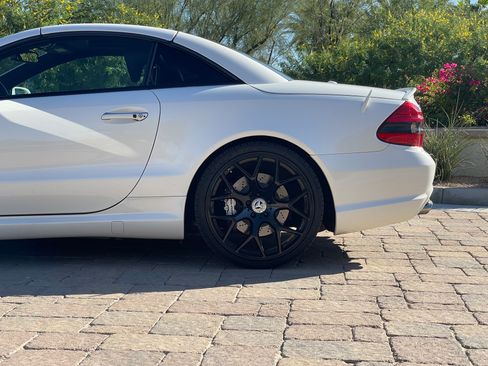Used 2009 Mercedes-Benz SL 63 AMG image 8