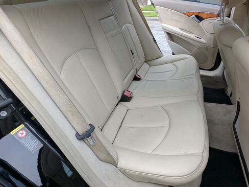 Used 2006 Mercedes-Benz E 350 Sedan image 12