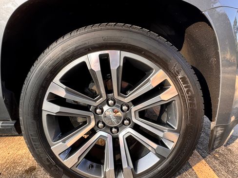 Used 2019 GMC Yukon Denali w/ Denali Ultimate Package image 11