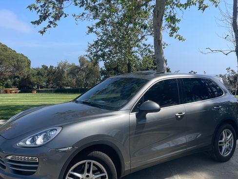 Used 2014 Porsche Cayenne Platinum Edition image 22