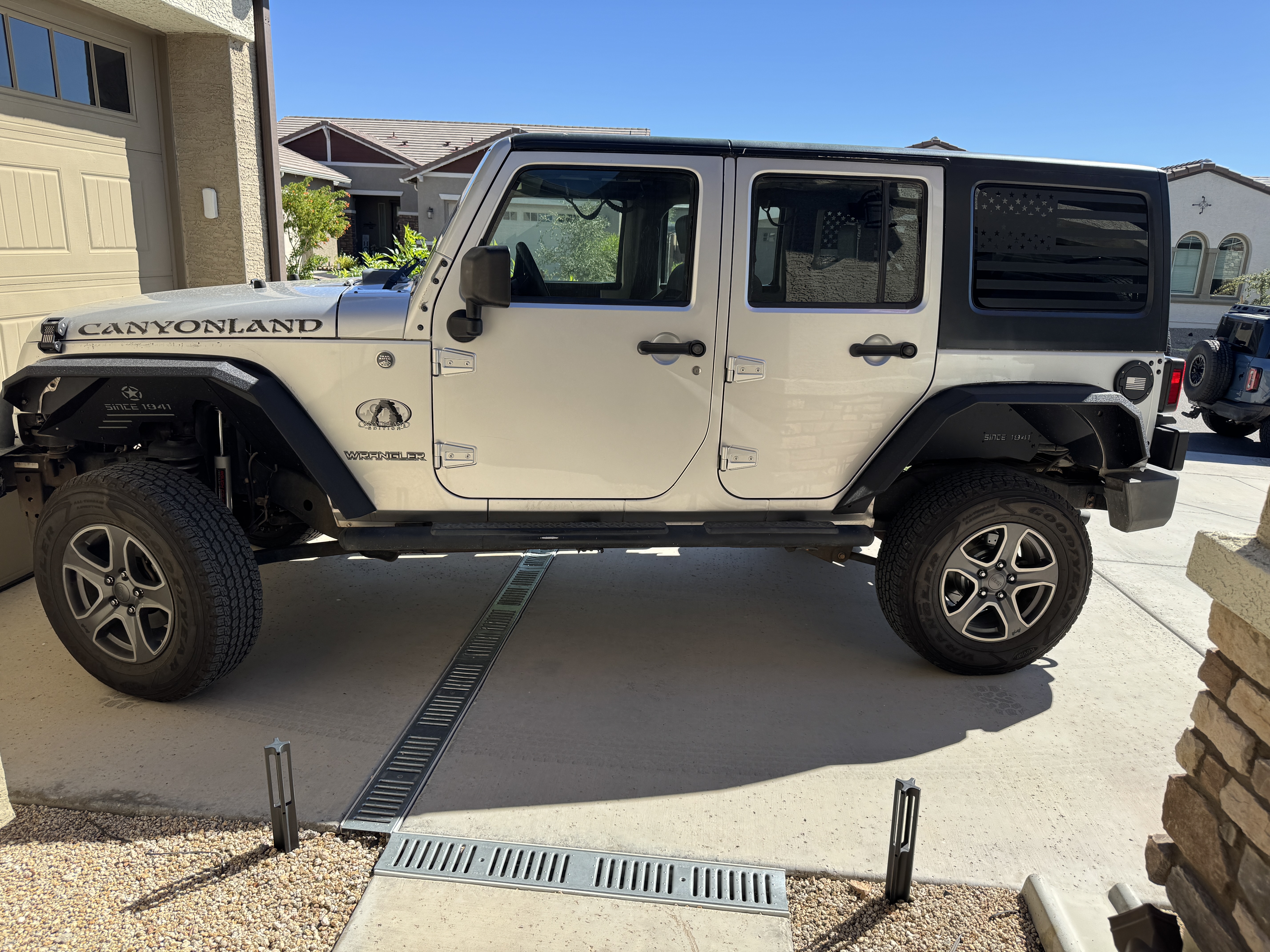 Used 2010 Jeep Wrangler Unlimited Sport w/ Trailer Tow Group AWD/4WD image 1