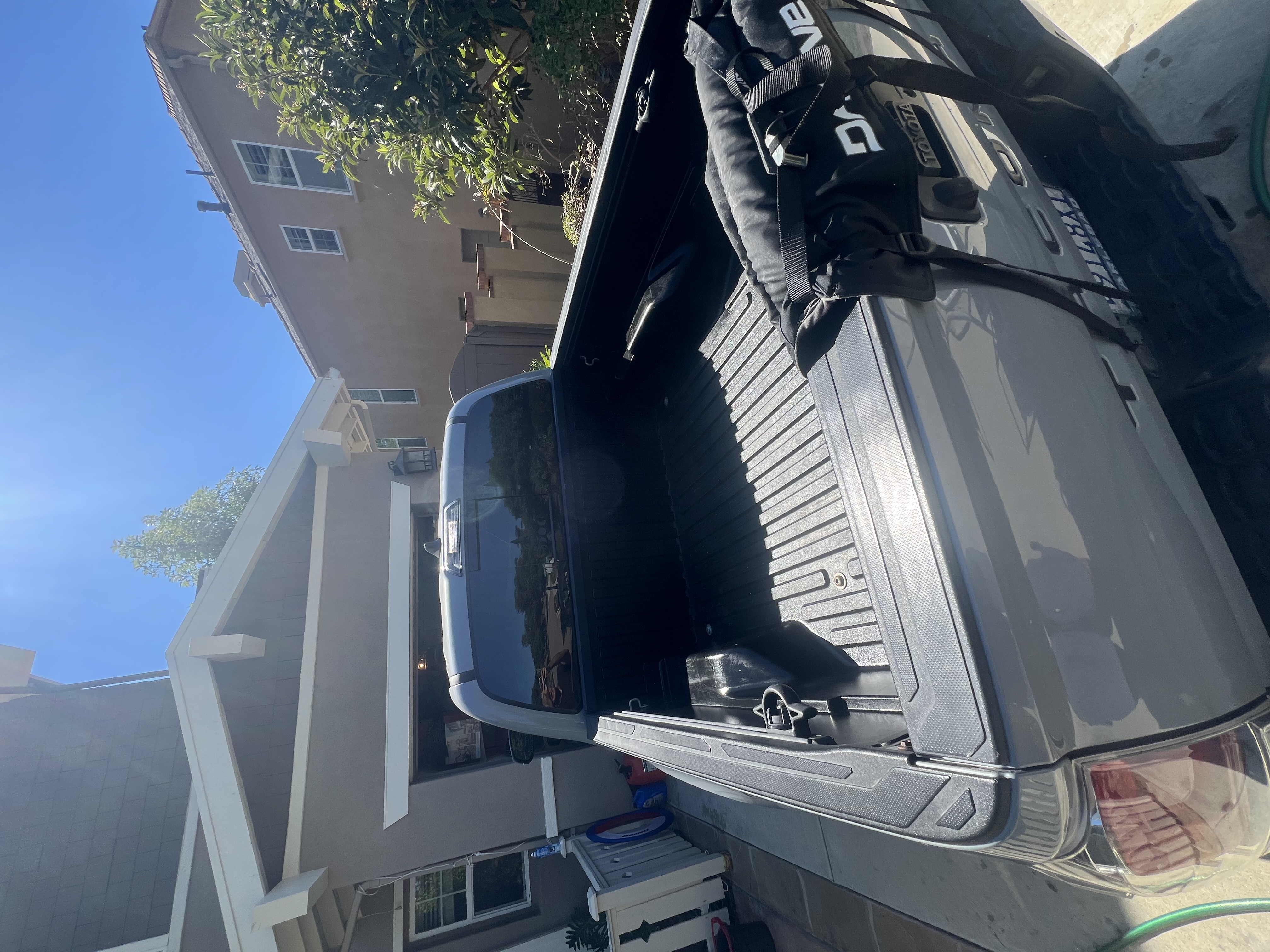 Used 2020 Toyota Tacoma TRD Sport w/ Technology Package RWD image 5