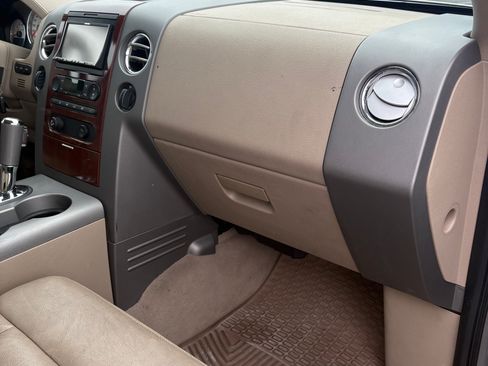 Used 2006 Ford F150 Lariat AWD/4WD image 29