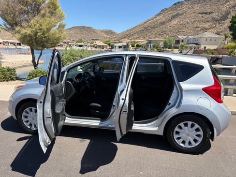 Used 2014 Nissan Versa Note SV FWD image 8