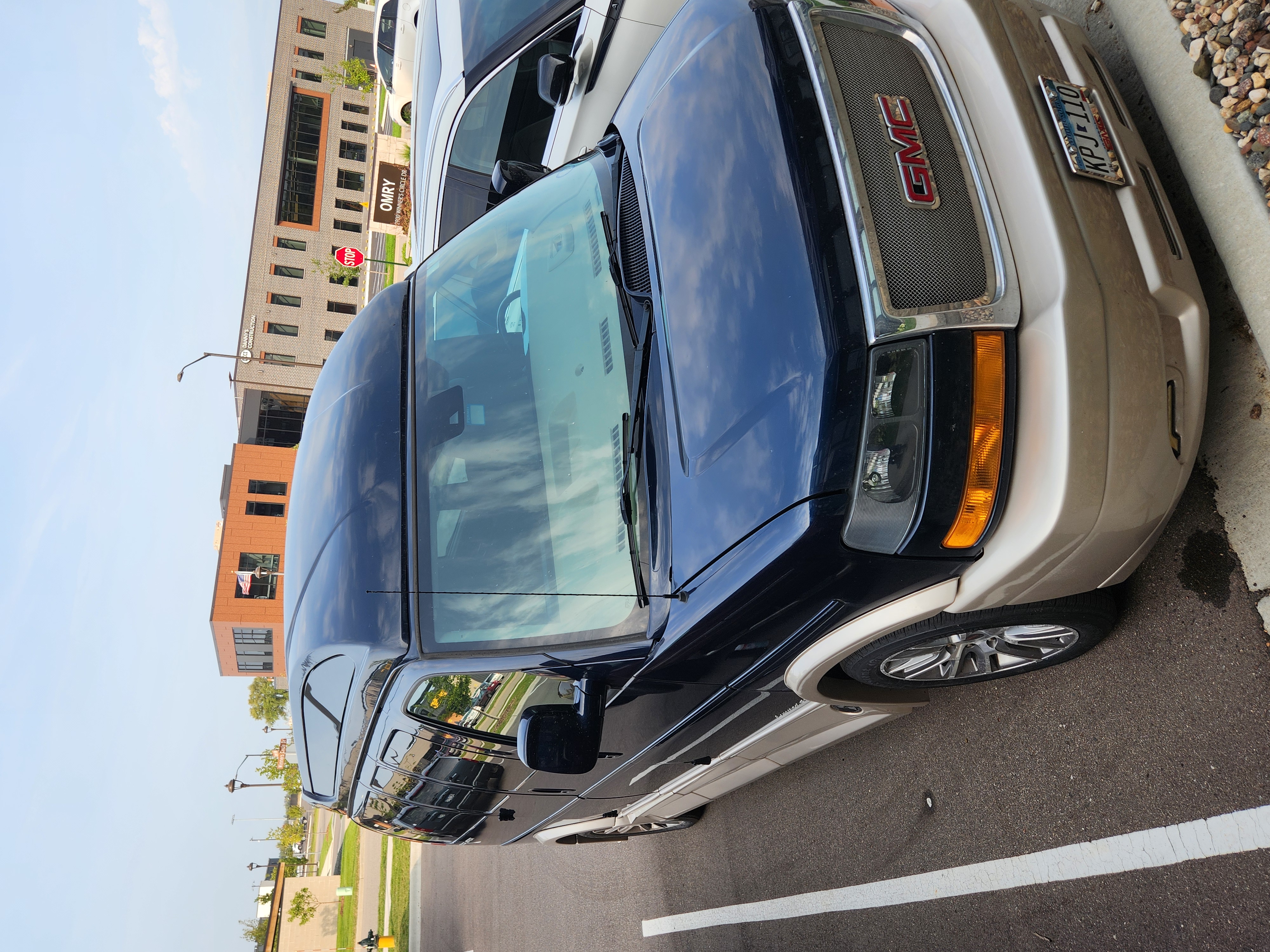 Used 2019 GMC Savana 2500 w/ Enhanced Convenience Package RWD image 2