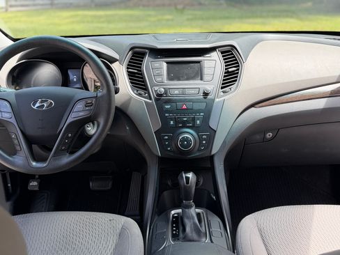 Used 2018 Hyundai Santa Fe Sport w/ Cargo Package FWD image 9
