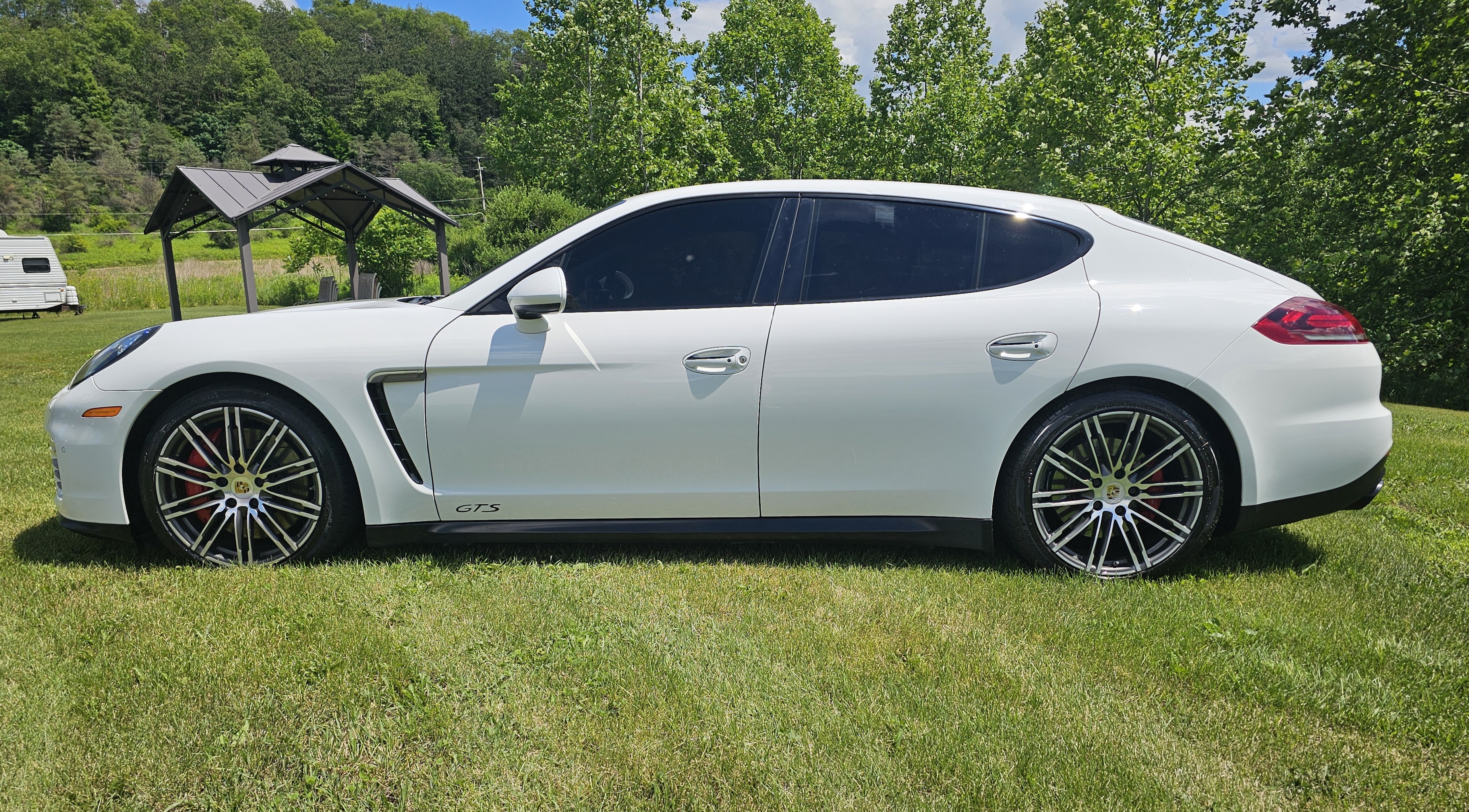 Used 2015 Porsche Panamera GTS AWD/4WD image 2