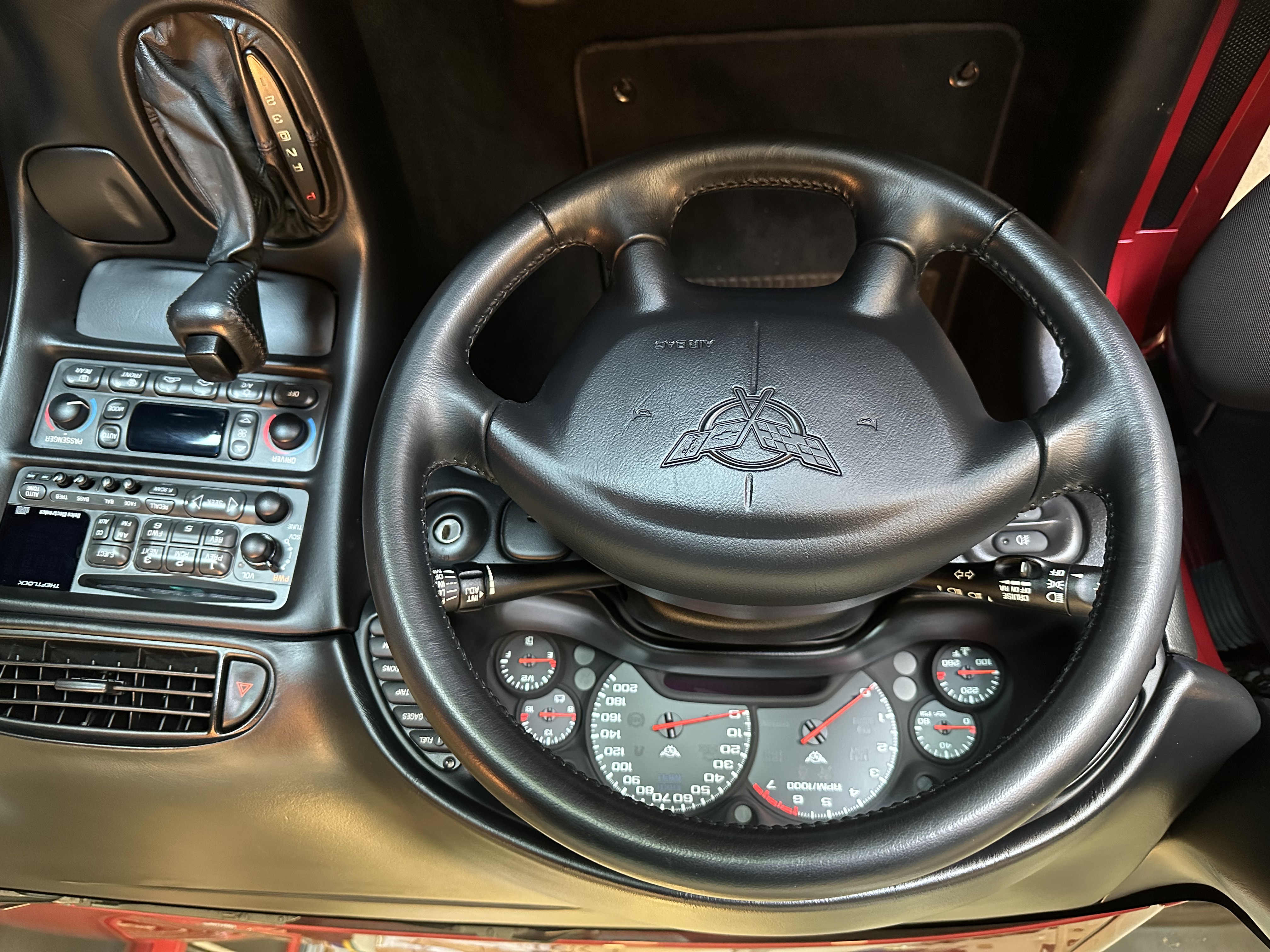 Used 2000 Chevrolet Corvette Coupe w/ Memory Pkg RWD image 18