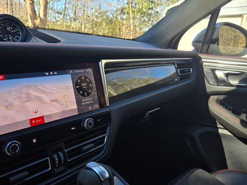 Used 2023 Porsche Macan GTS w/ GTS Sport Package image 13