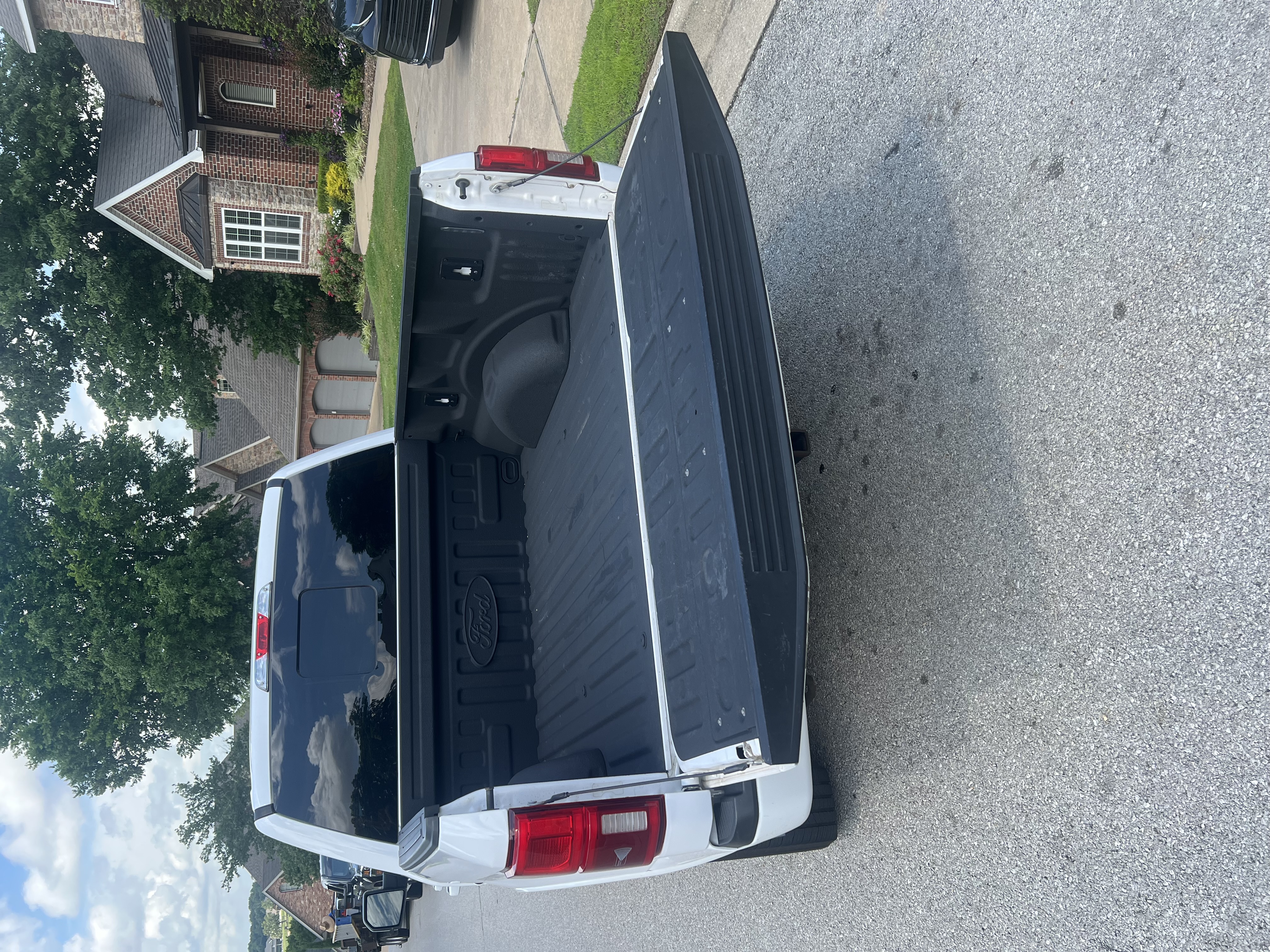 Used 2018 Ford F150 Lariat AWD/4WD image 9