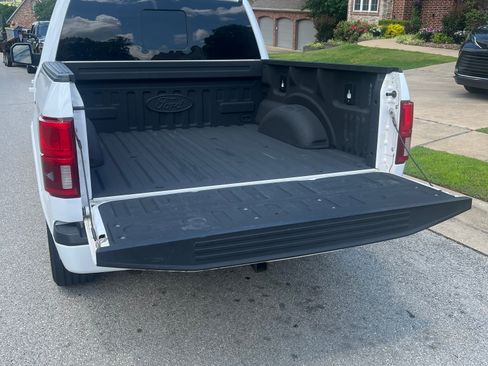Used 2018 Ford F150 Lariat AWD/4WD image 9