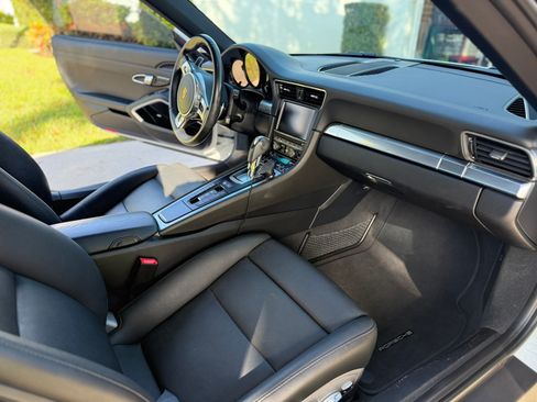 Used 2016 Porsche 911 Carrera 4S image 18