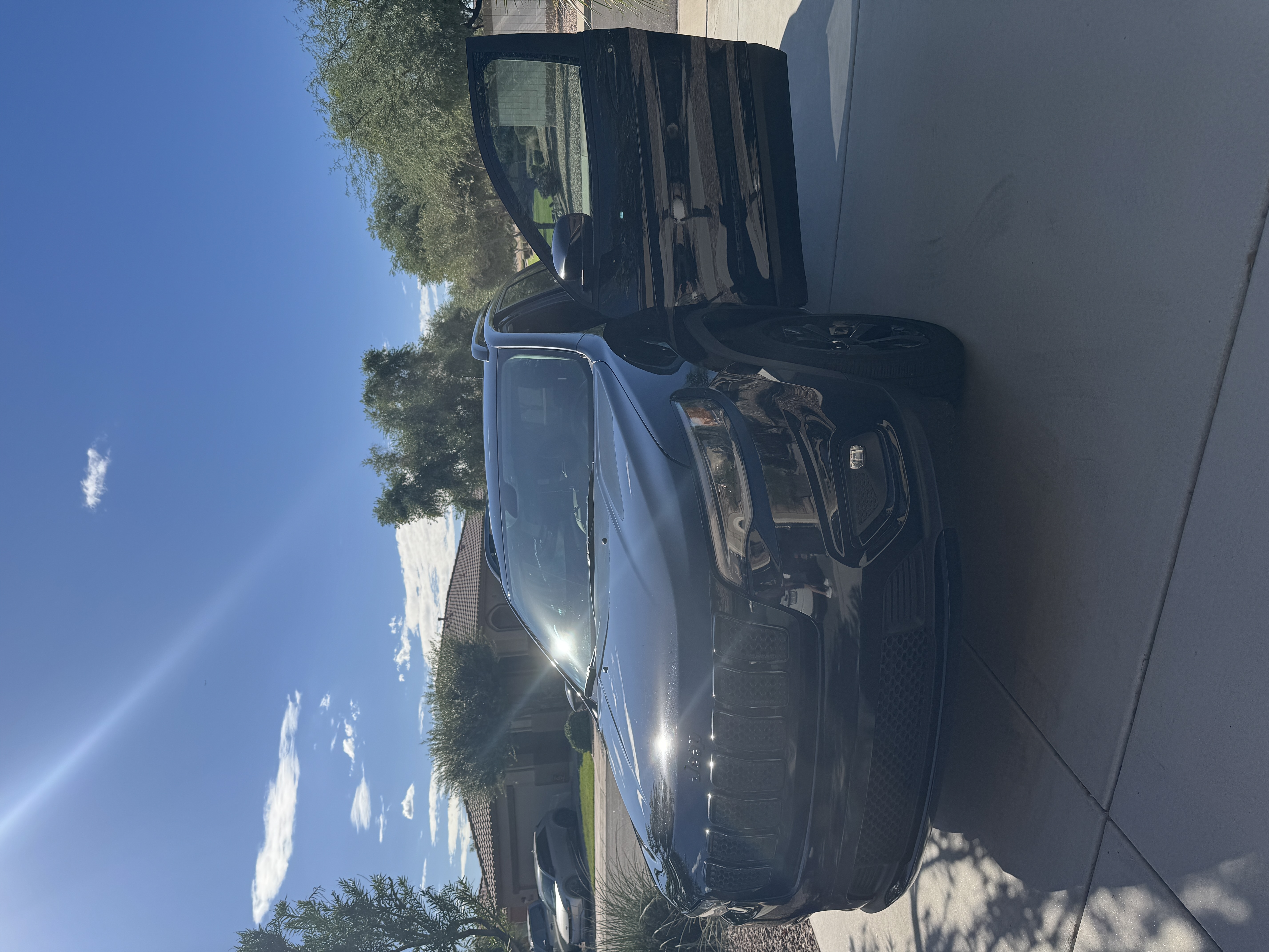Used 2020 Jeep Cherokee Latitude Plus AWD/4WD image 1