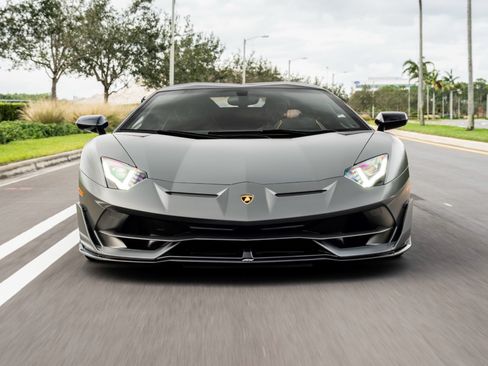 Used 2021 Lamborghini Aventador SVJ AWD/4WD image 11