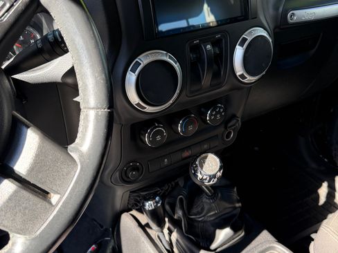 Used 2015 Jeep Wrangler Sahara w/ Connectivity Group image 11