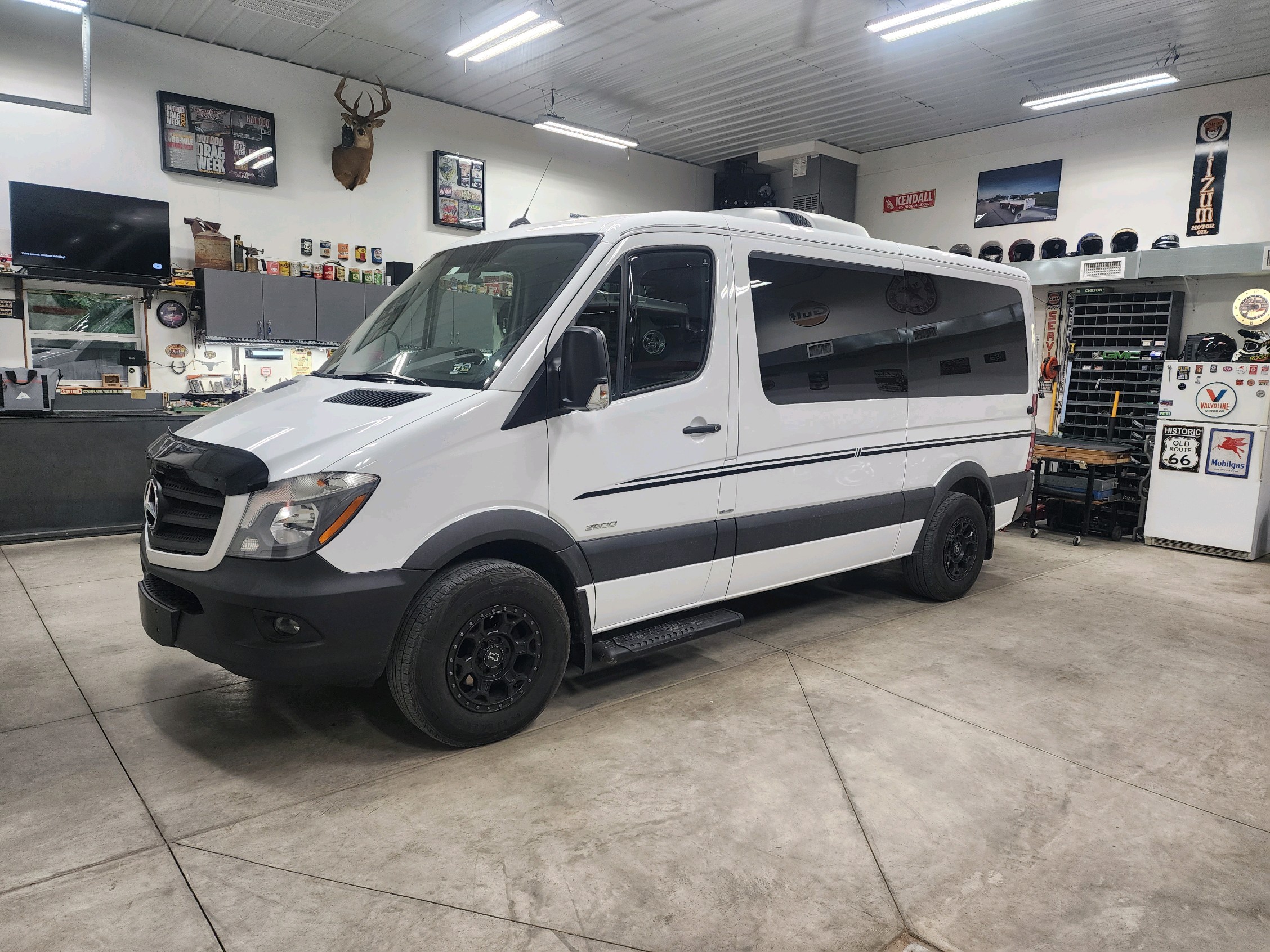 Used 2016 Mercedes-Benz Sprinter 2500 image 1