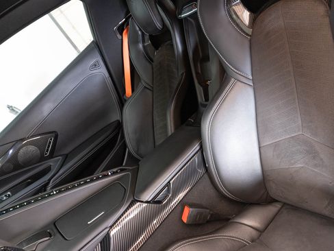 Used 2021 Chevrolet Corvette Stingray Preferred Cpe w/ Z51 Performance Package image 31