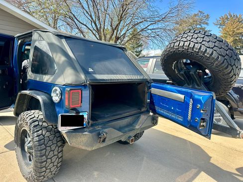 Used 2010 Jeep Wrangler Unlimited Sport image 27