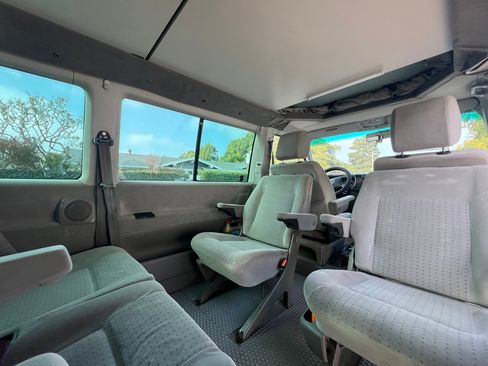 Used 2002 Volkswagen Eurovan GLS FWD image 14
