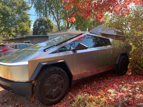 Used 2024 Tesla Cybertruck AWD Crew Cab image 1