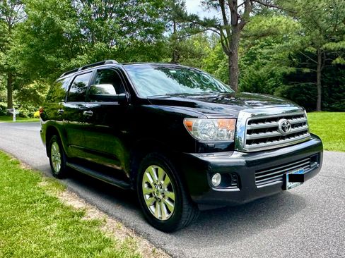 Used 2010 Toyota Sequoia Platinum AWD/4WD image 1