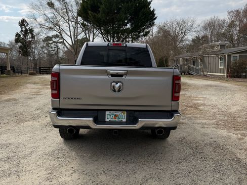 Used 2019 RAM 1500 Laramie RWD image 12