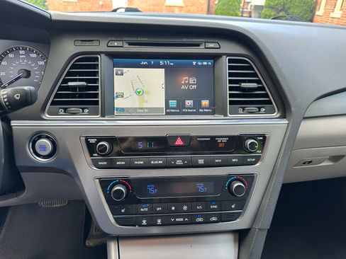 Used 2015 Hyundai Sonata Sport w/ Option Group 04 FWD image 11