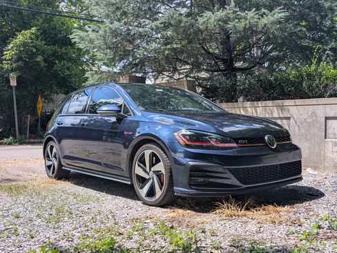 Used 2018 Volkswagen GTI SE w/ SE Leather Package image 1
