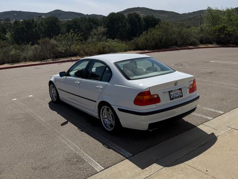 Used 2003 BMW 330i Sedan image 8