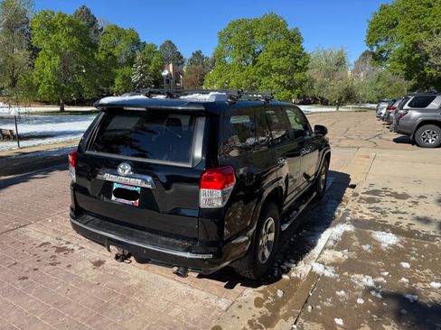 Used 2011 Toyota 4Runner SR5 w/ Convenience Pkg image 6