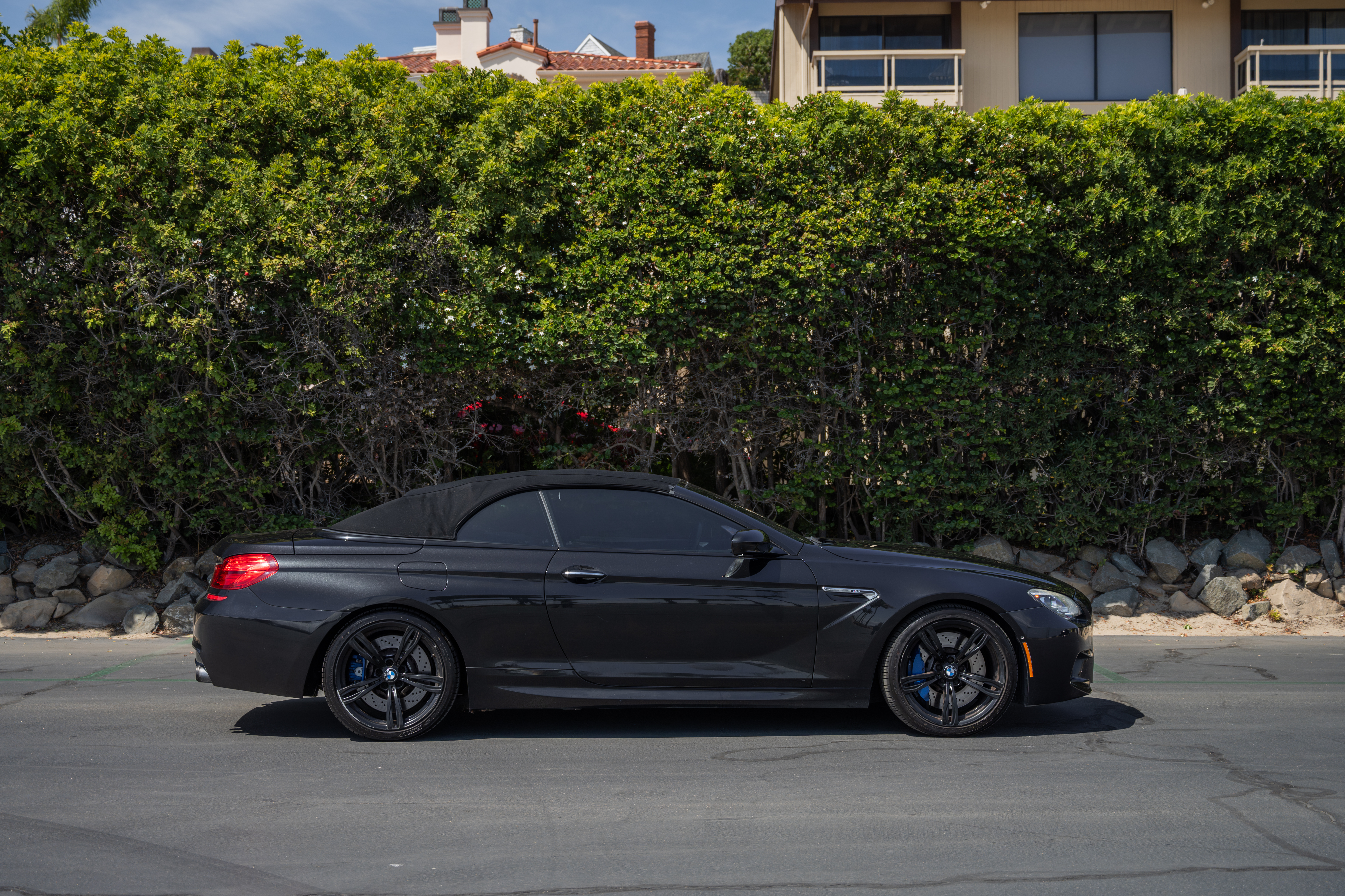 Used 2013 BMW M6 Convertible RWD image 2