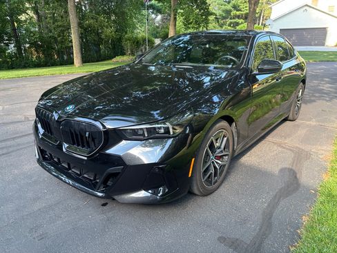Used 2025 BMW i5 xDrive40 w/ M Sport Package AWD/4WD image 4