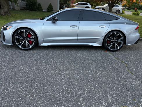 Used 2021 Audi RS 7 Sportback w/ Carbon Optic Package AWD/4WD image 4