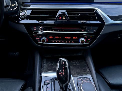 Used 2018 BMW 530e RWD image 29