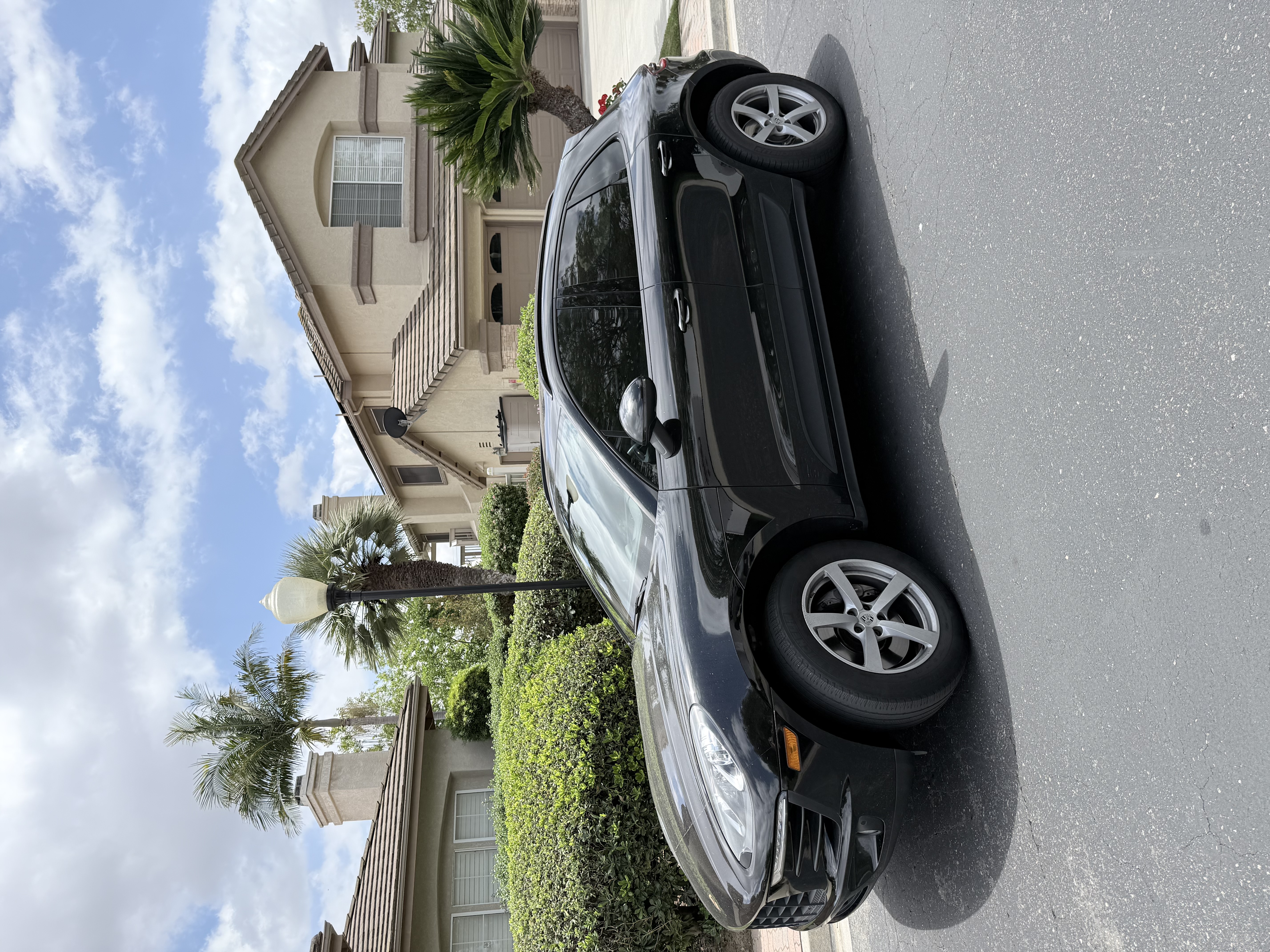 Used 2017 Porsche Macan AWD/4WD image 1