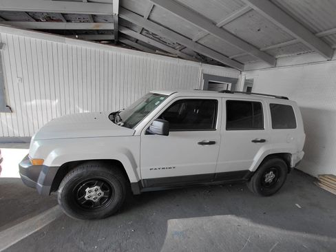 Used 2012 Jeep Patriot Sport image 15