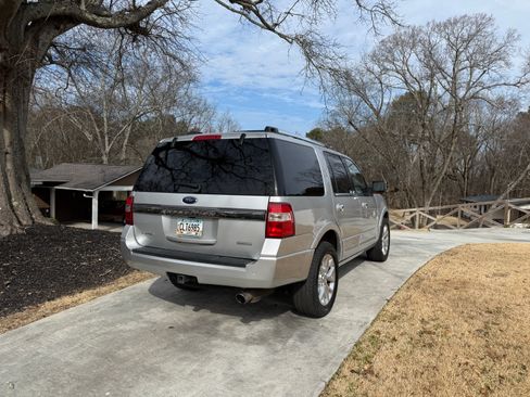 Used 2017 Ford Expedition Limited w/ Equipment Group 301A image 4